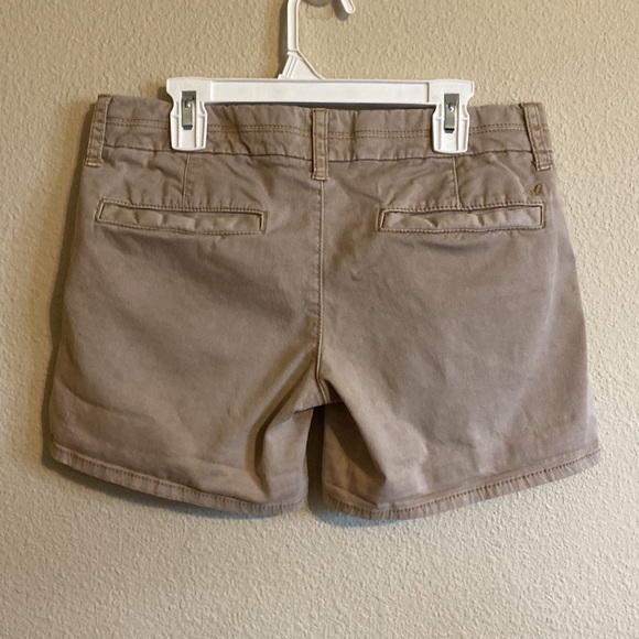 American Eagle tan midi shorts size 2 - Picture 3 of 4